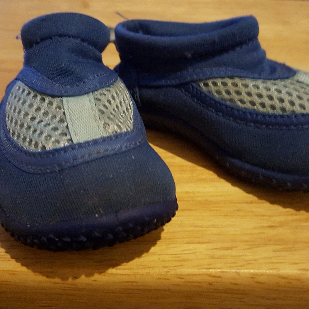 Water shoes